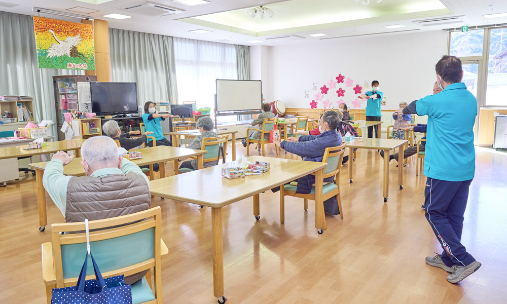 彦岳の太陽　機能訓練の様子